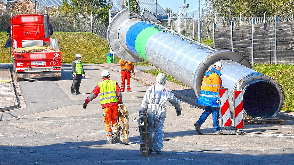 Baustellenarbeiter Modernisierung Heizkraftwerk Demontage