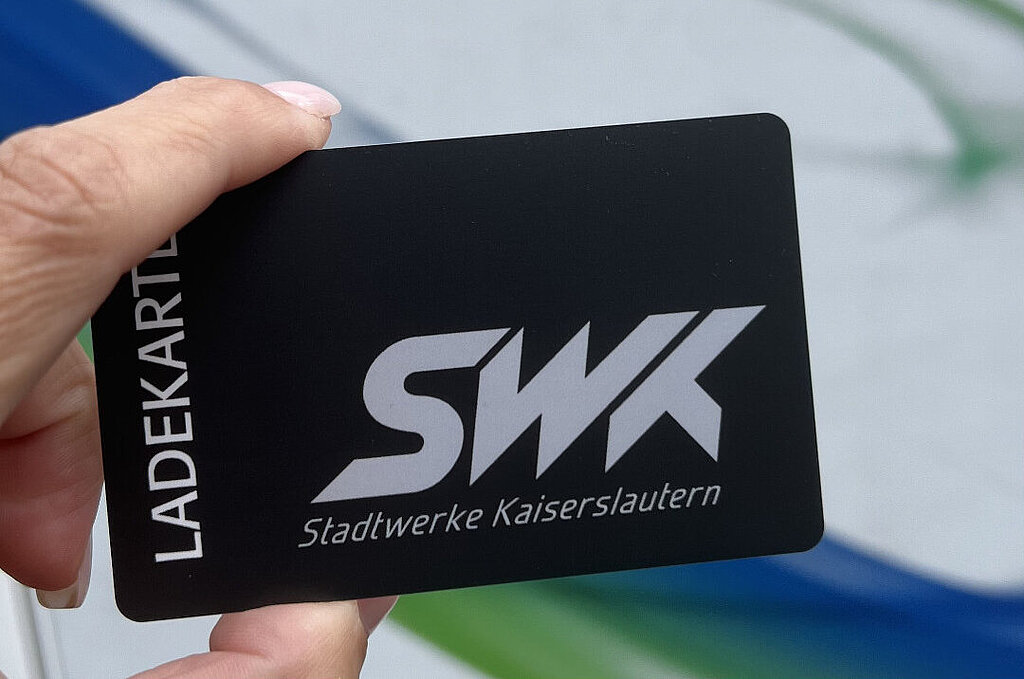Schwarze SWK-Ladekarte 