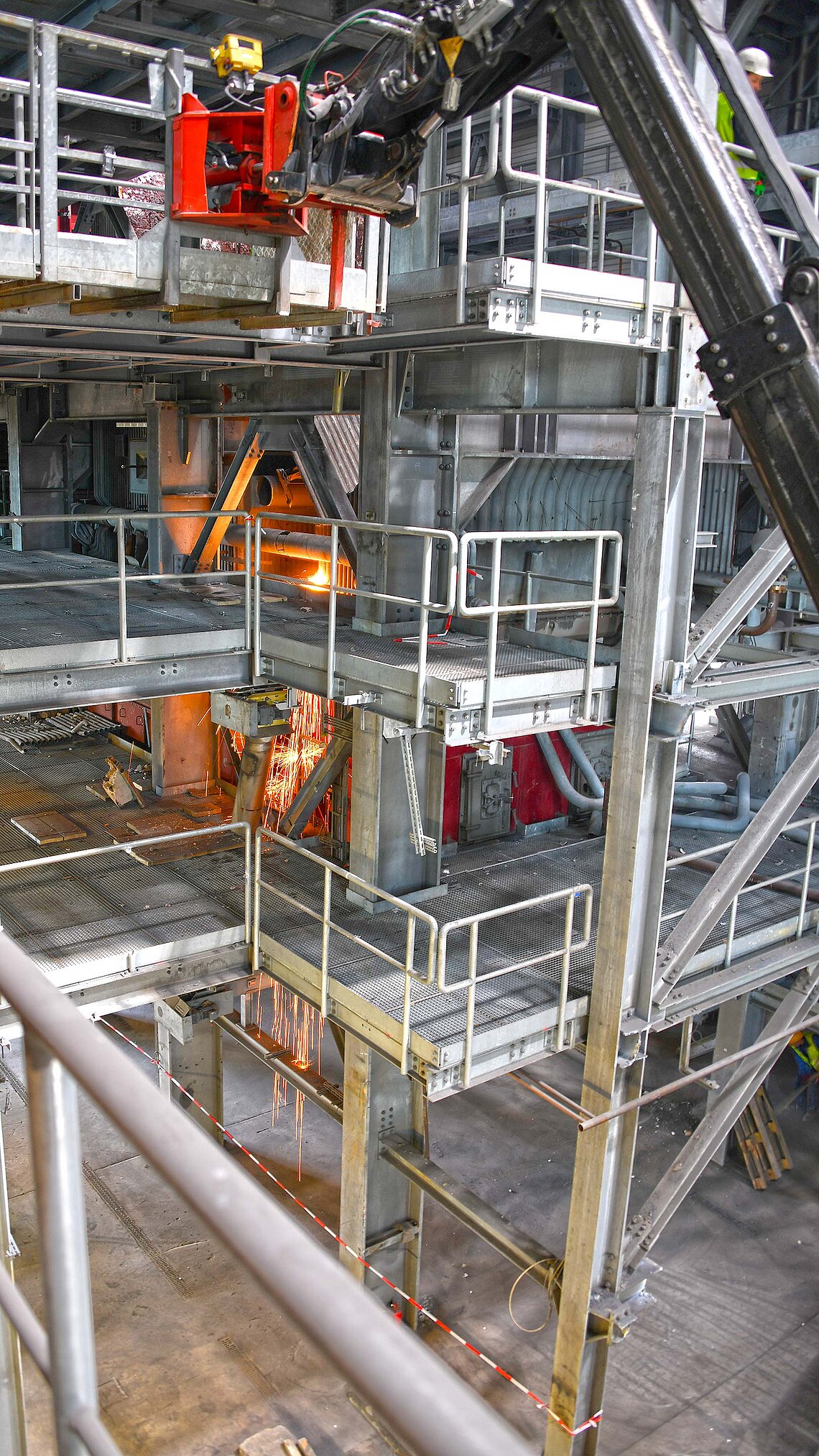 Arbeiten Heizkraftwerk Innenbereich während Abriss zur Modernisierung