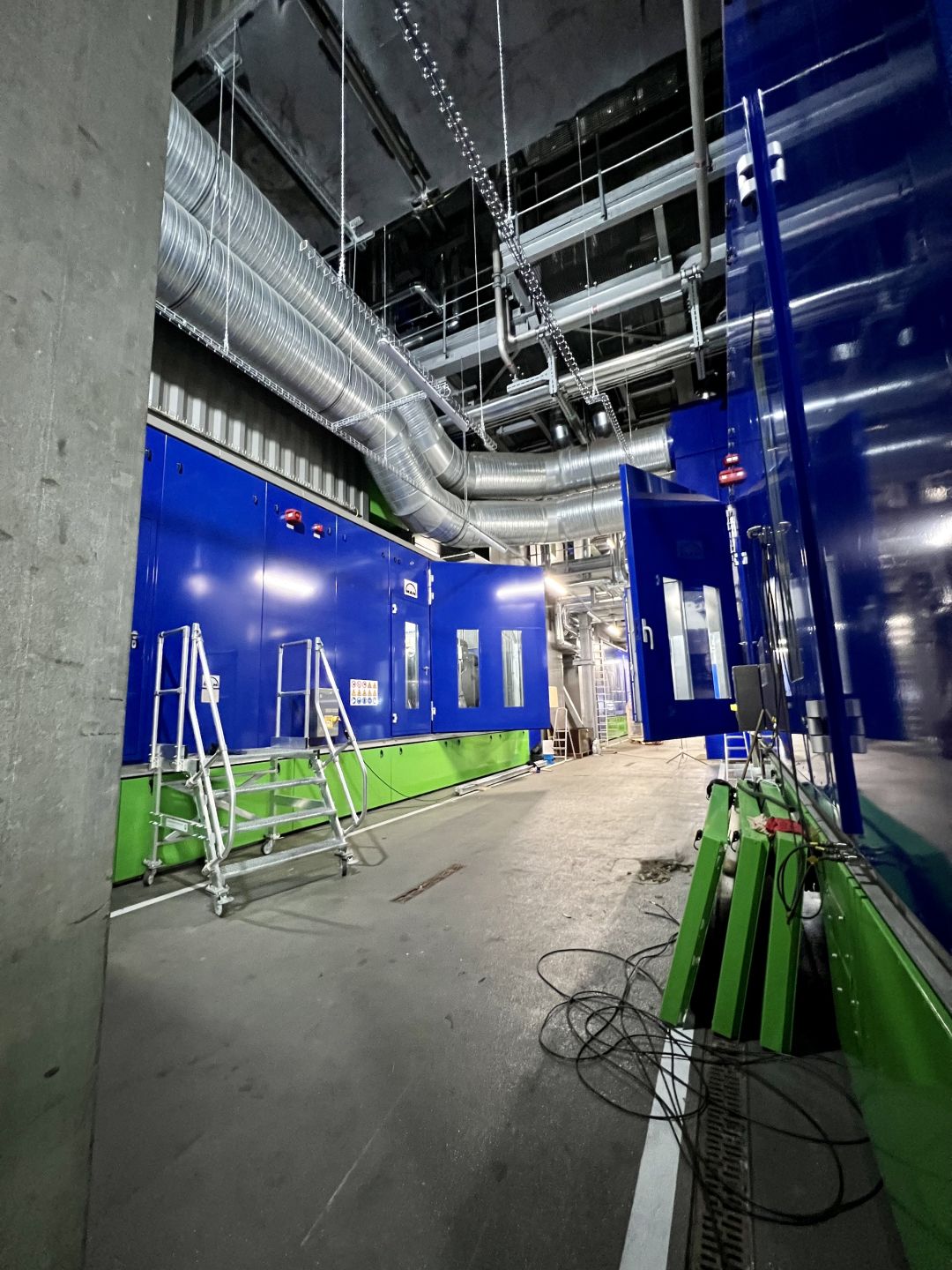 Fertigstellung im Inneren des Heizkraftwerks während der Modernisierung