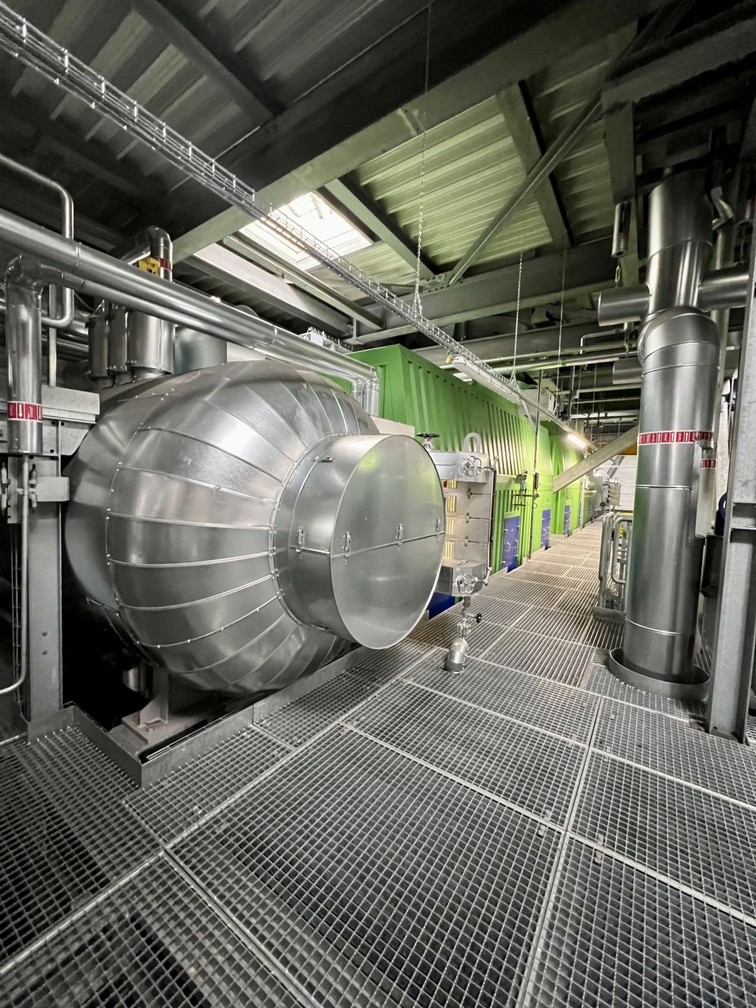 Fertigstellung im Inneren des Heizkraftwerks während der Modernisierung