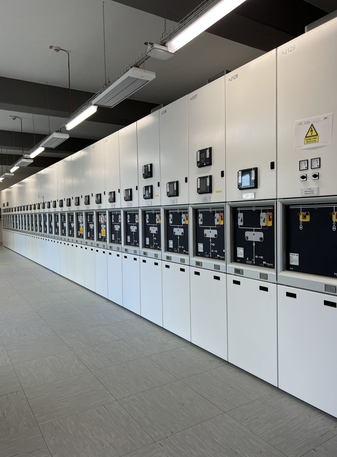 Spannungsanlage der SWK in einem Raum