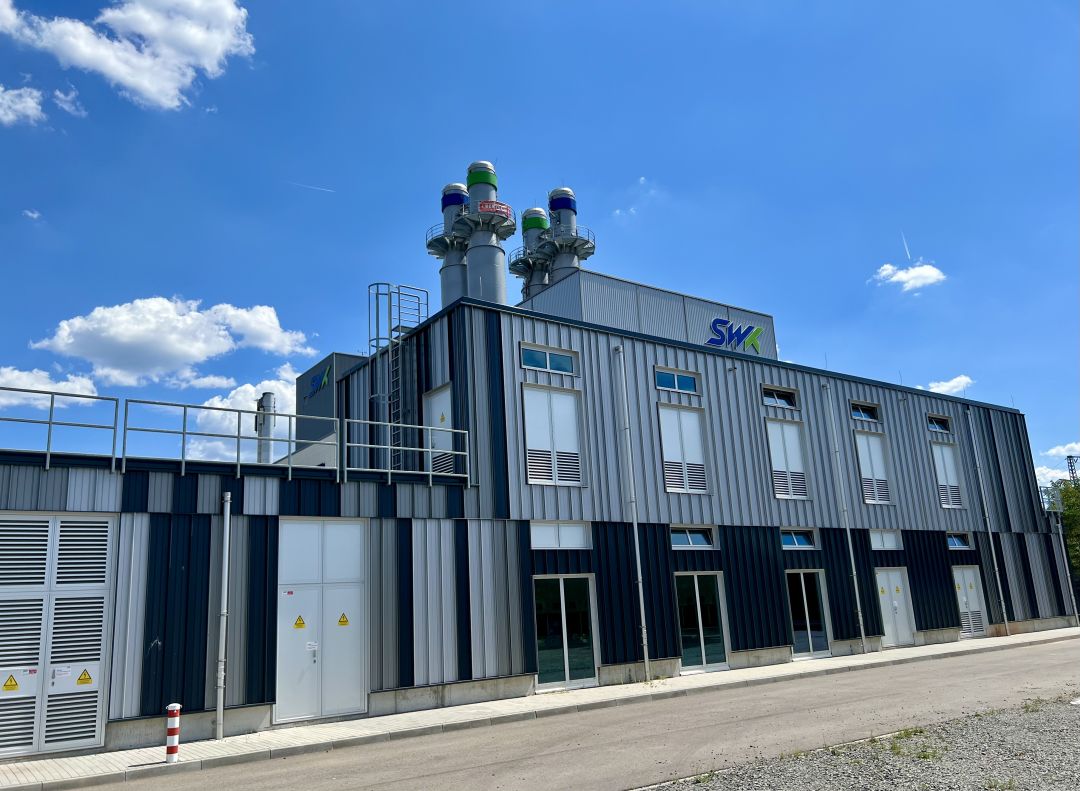 Fertigstellung des Außenbereich von dem Heizkraftwerk während der Modernisierung