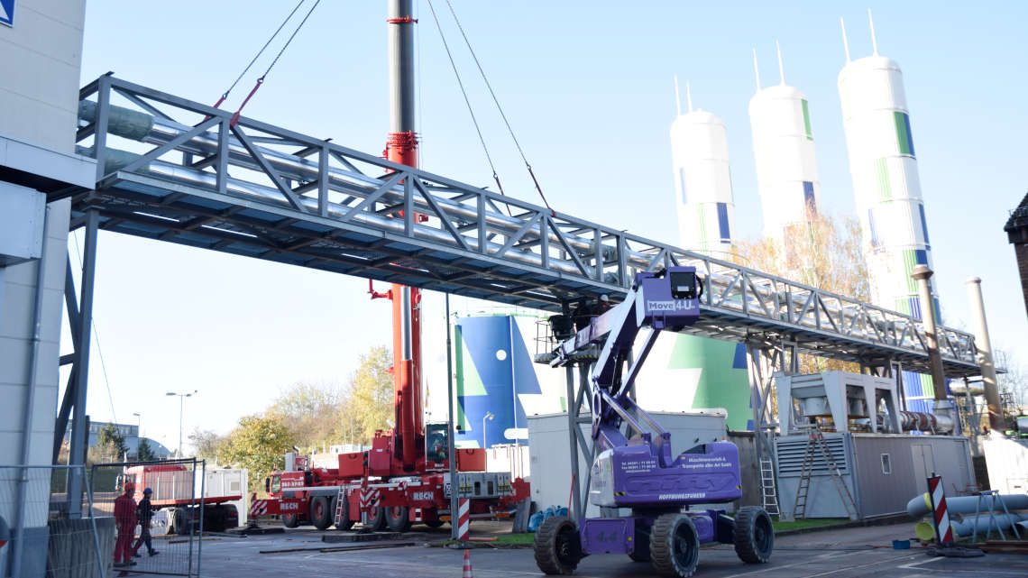 Außenbereich Standort Karcherstraße Rohrbrücke während der Modernisierung